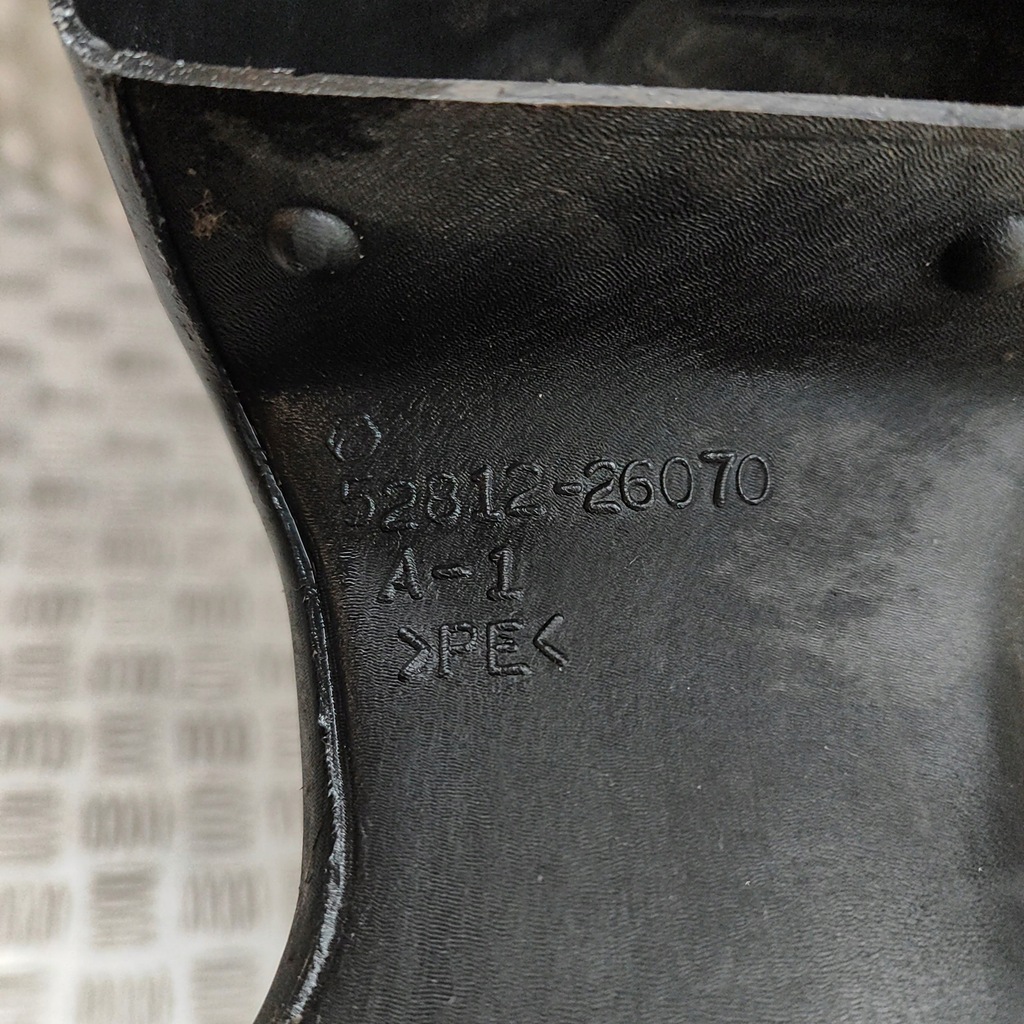 фото №6, Toyota hiace h50, h60, h70 2001 часть трубы впуска воздуха