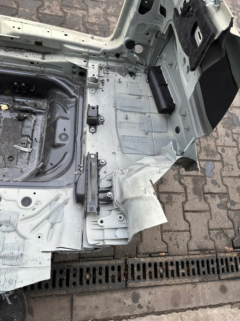 Ремень задний, поддон задний , tył,ściana mercedes e klasa w213 zk, универсал, c623 Доставка