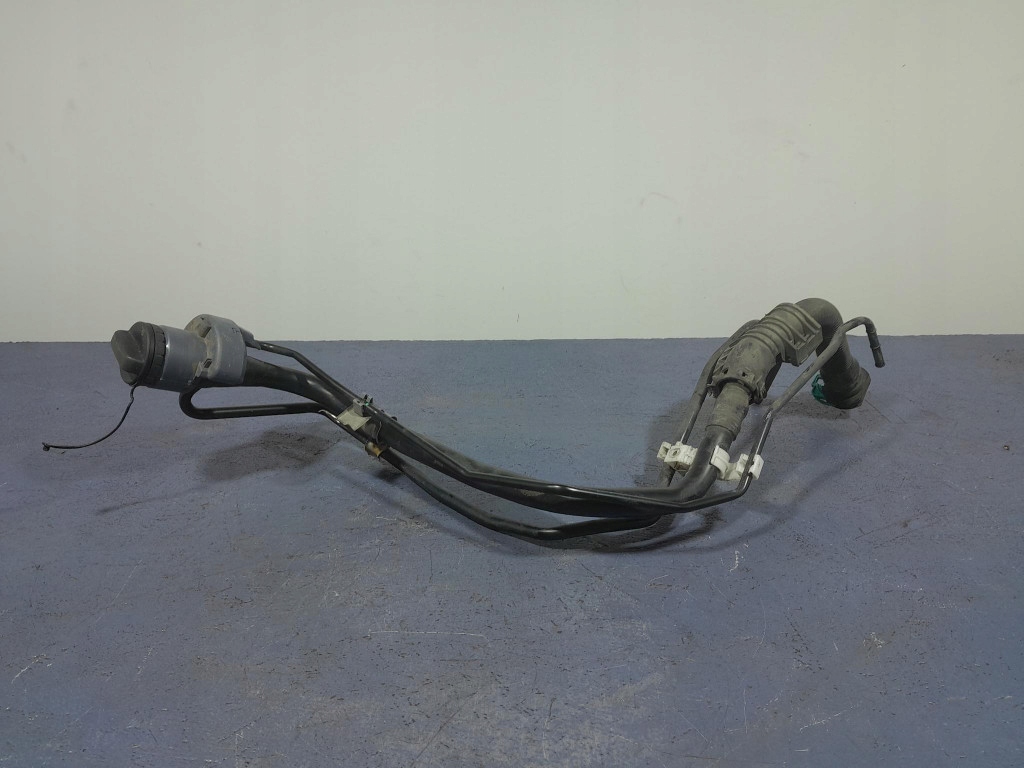 Купити Lexus es vii lift 21- 2.5 hyb заливна горловина пального