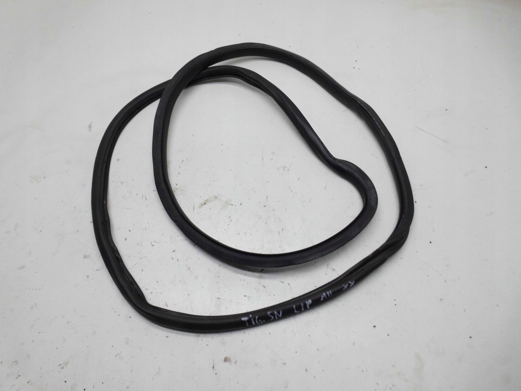 фото №1, Прокладка кузов дверь 5n0867911 vw tiguan 5n левый передняя оригинал