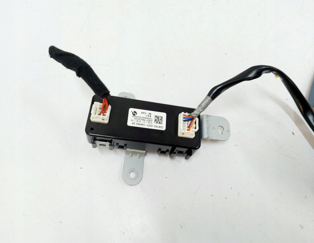 фото №5, Hyundai ioniq 5 23r. крышка разъём зарядки 695c0gi010