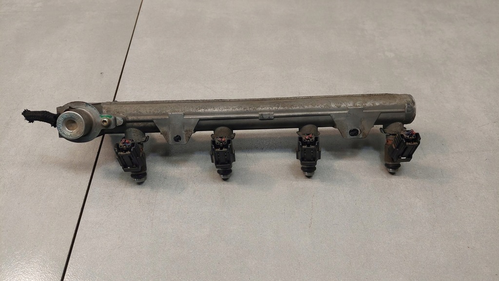 фото №6, Молдинг впрыскная vw bora 1.4 16v 036133319aa