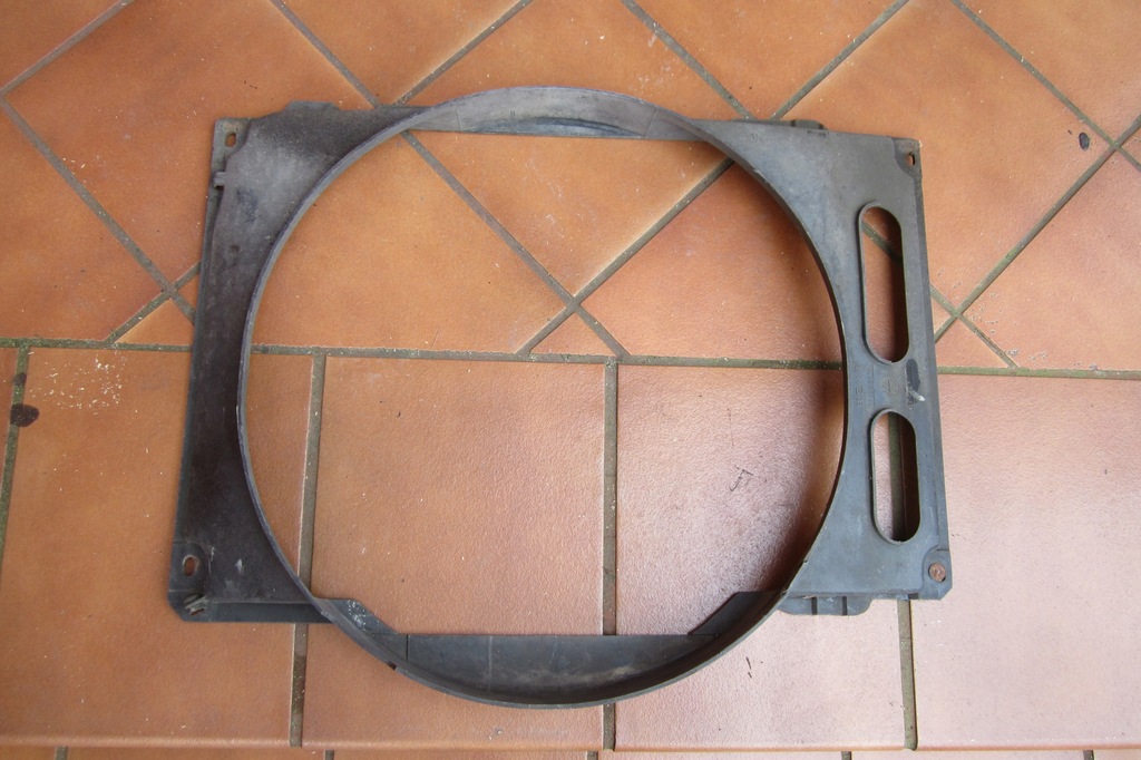 фото №1, Mercedes w116 корпус захист вентилятора радіатора