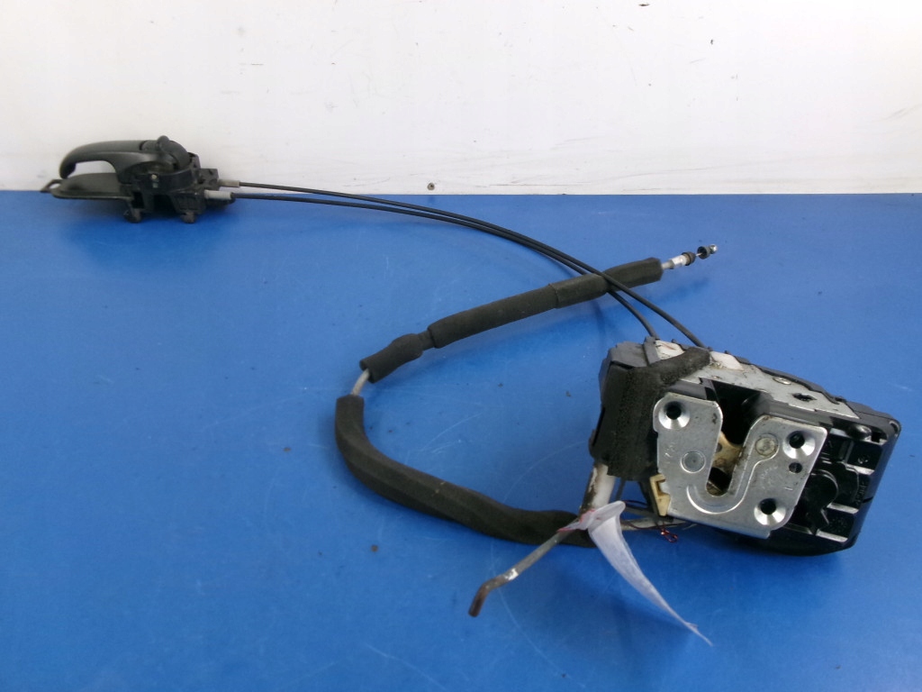 фото №1, Nissan tiida c11 замок дверь перед левый 4pin+linki замка+ ручка