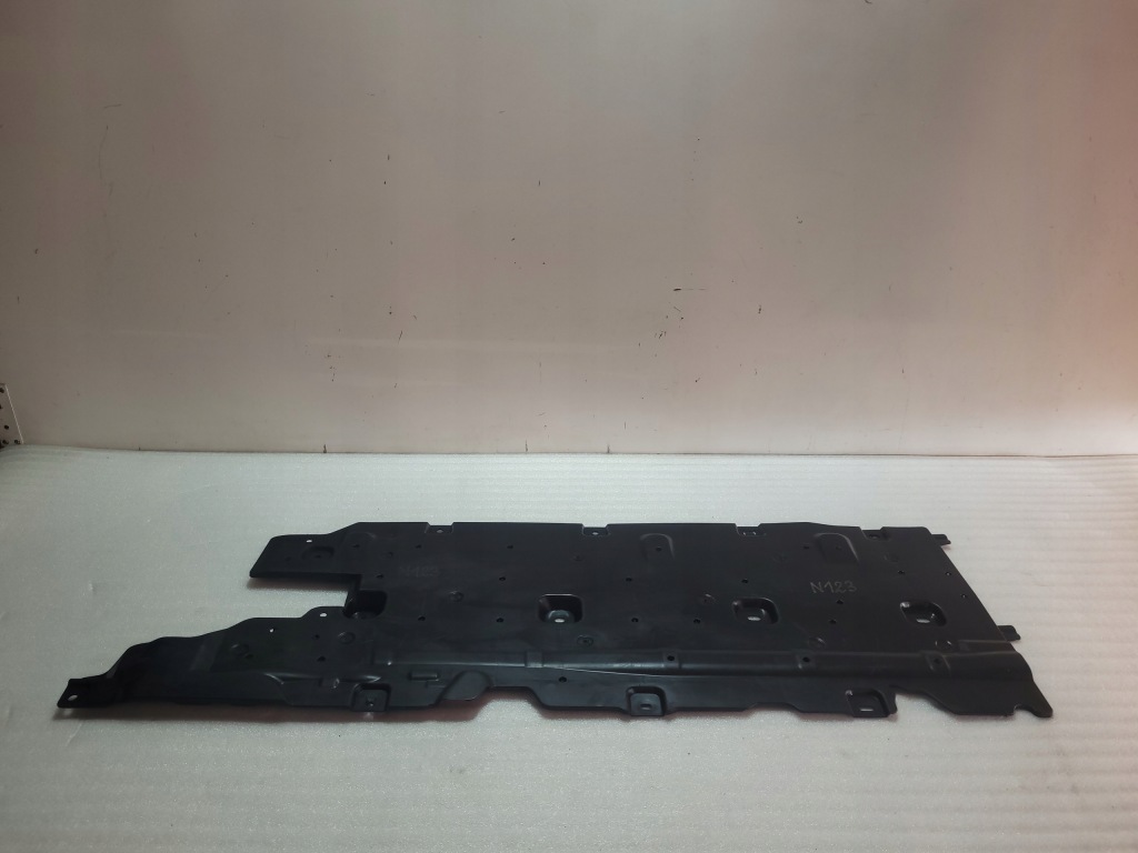 Купити Renault megane iv накладка підвіска ліва 748155384r