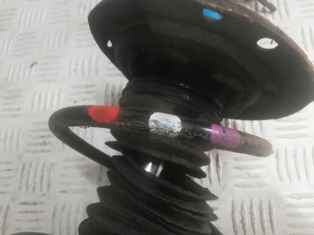 фото №2, Smart forfour a453 ii twingo iii пружина перед