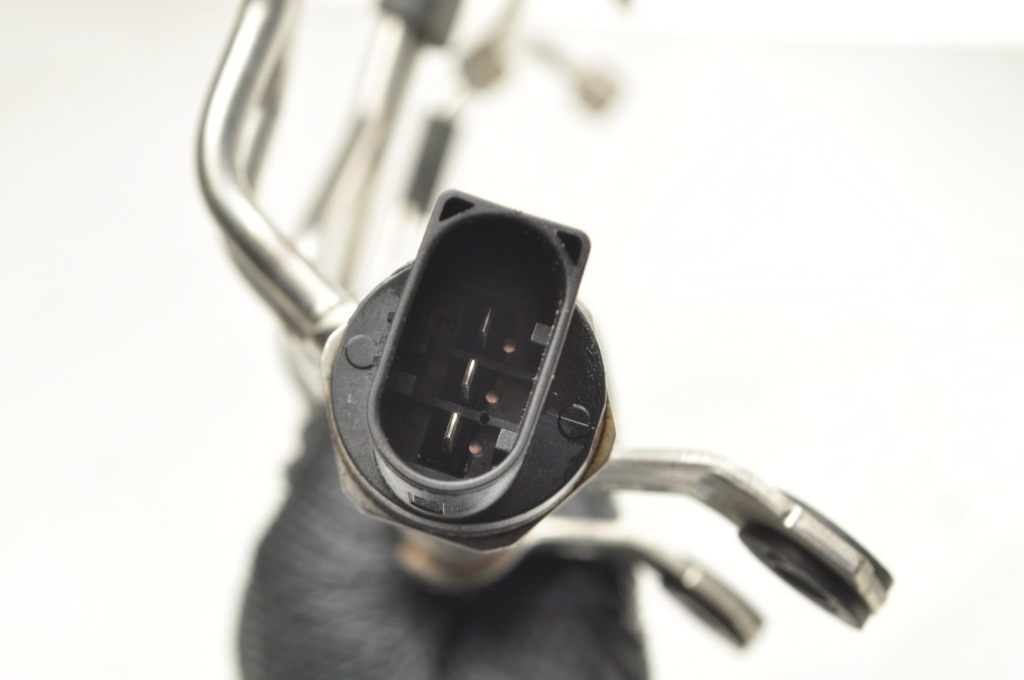 Купити Bmw 4 m4 f82 f83 3.0 молдинг упорскування інжектор 7620946 7848363