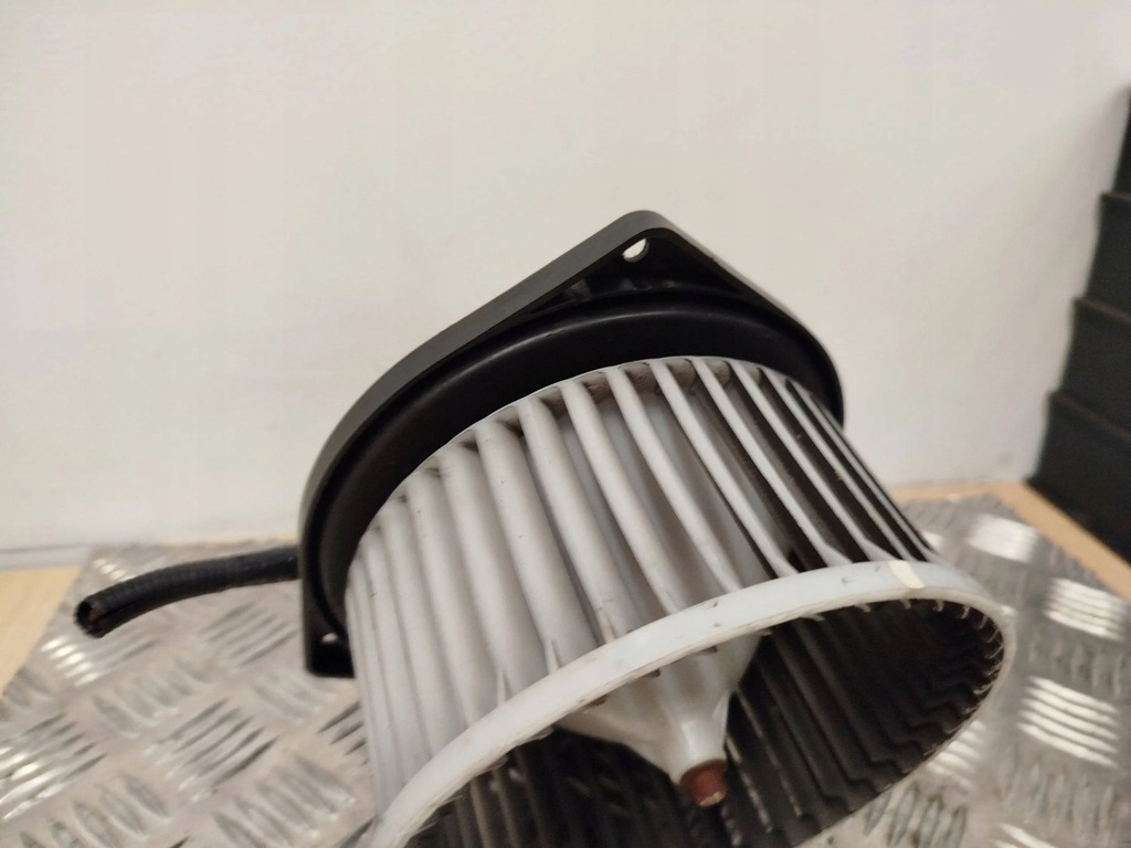 фото №5, Subaru forester sf 2001 вентилятор обдув / воздуходувка