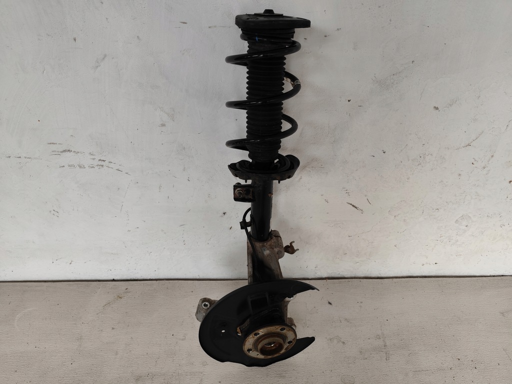 фото №1, Volvo xc40 2018 2.0t t5 поворотний кулак амортизаторна стійка правий