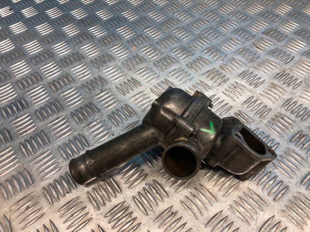 Купити Mercedes w115 w123 200 d om615 корпус термостата r6172031474 r6172031773