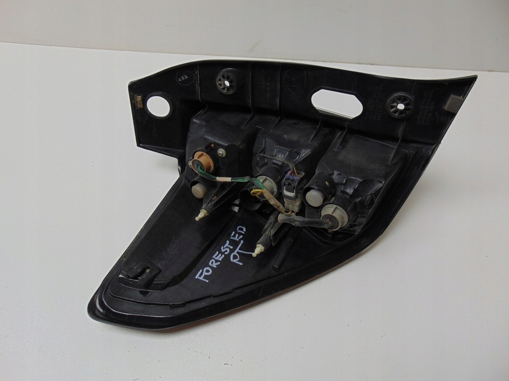 фото №8, Лампа правая задняя subaru forester iii europa