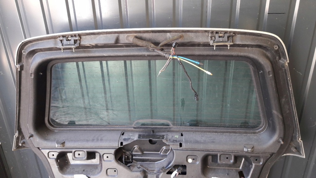 Крышка багажника задний  mercedes w168 в Украине