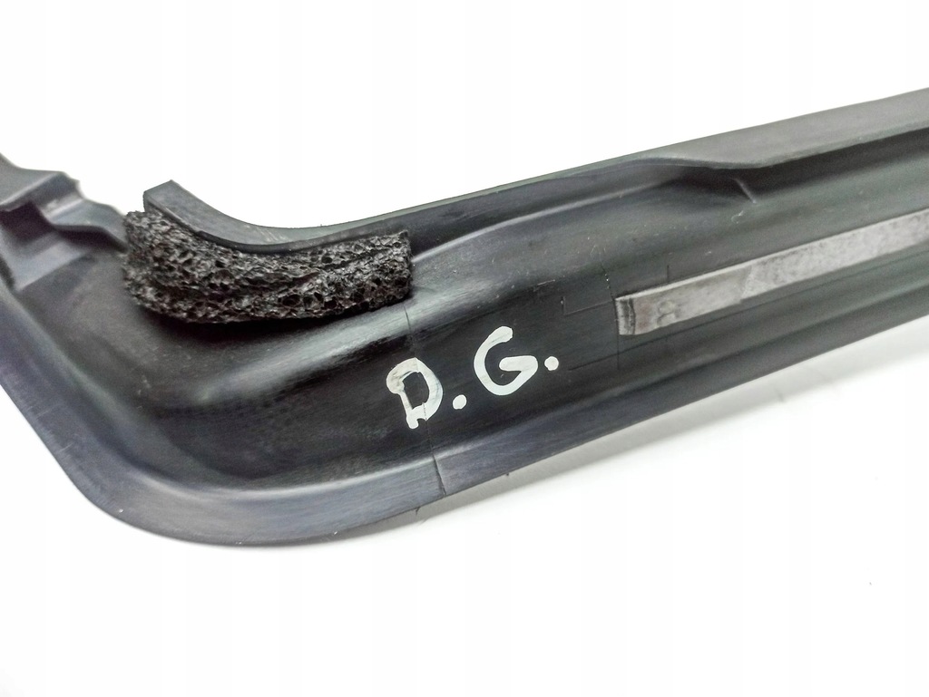 фото №14, Молдинг стекло задний задняя сторона правая land rover range rover sport l320 04c3