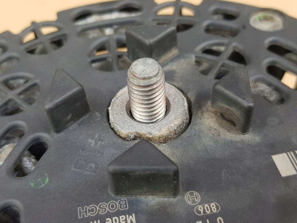 Генератор 180a / audi a6 c6 / 2.4 - 2.8 - 3.0 - 3.2 / перевірений справний Оригінал