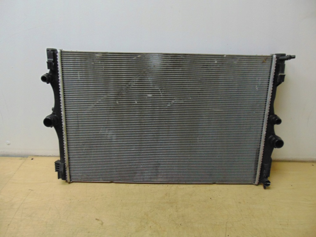 Радіатор води mercedes w177 w247 a2475000203 Зі Шроту