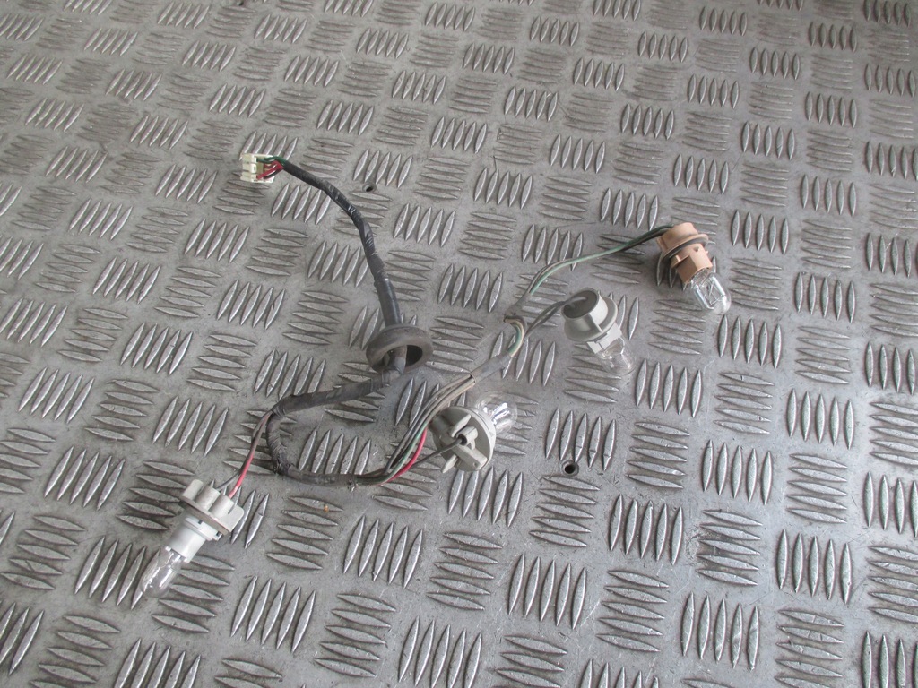 фото №1, Вкладыш лампы задняя mazda premacy 01-05