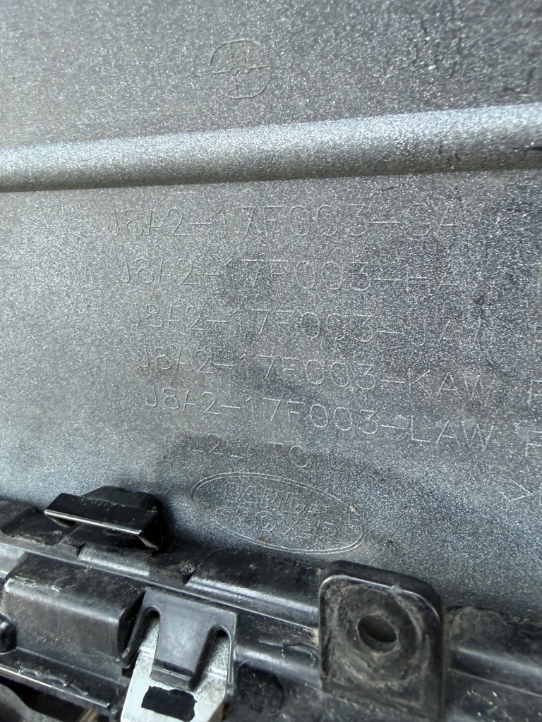 Range rover velar r dynamic передний бампер перед j8a2-17f003 giełda с Разборки