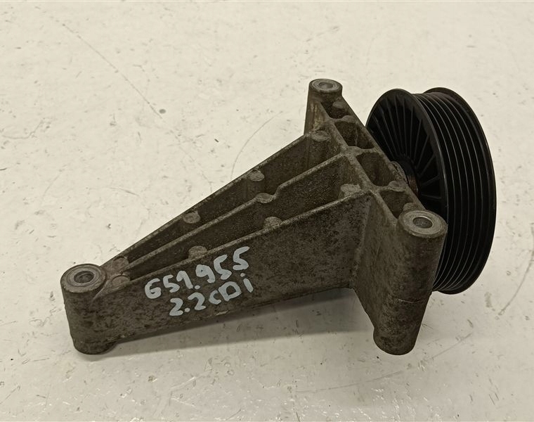 Купить Кронштейн ролик двигателя mercedes sprinter 906 2.2 cdi om 651.955 a6112341039