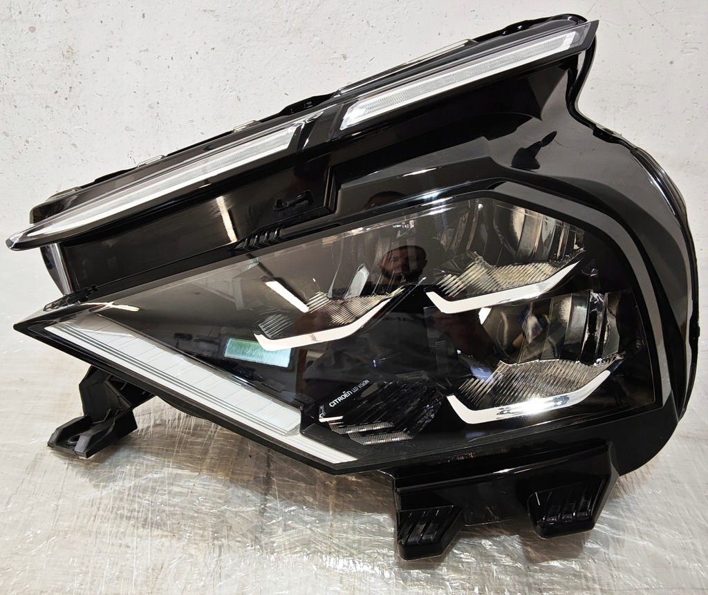 фото №1, Лампа лівий перед citroen c4 x c4 iii 3 led vision