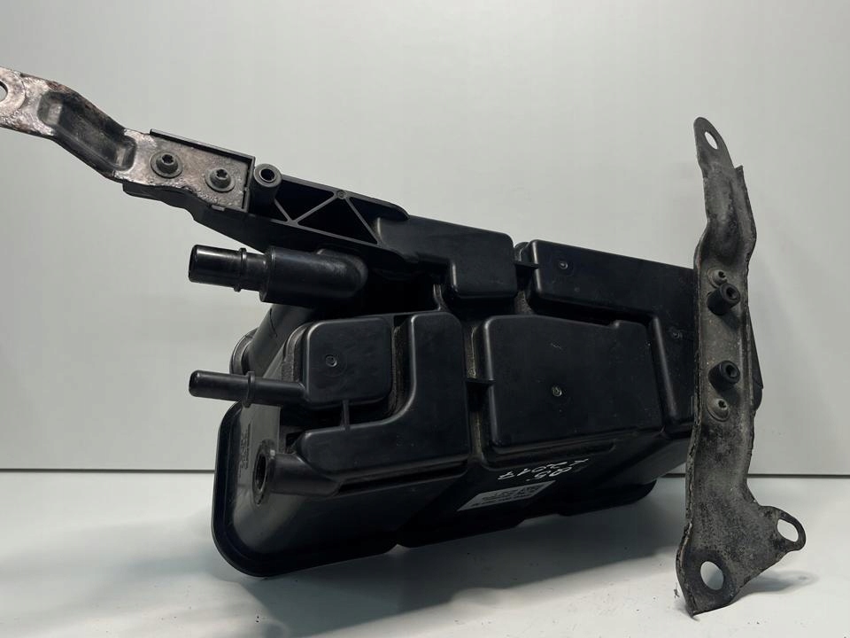 Фільтр паливної  audi q5 2018 8w0201797m Зі Шроту