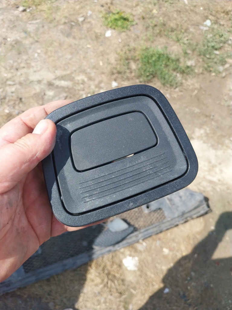 фото №1, Mercedes w247 w177 кронштейн плита пол багажника ручка кронштейн