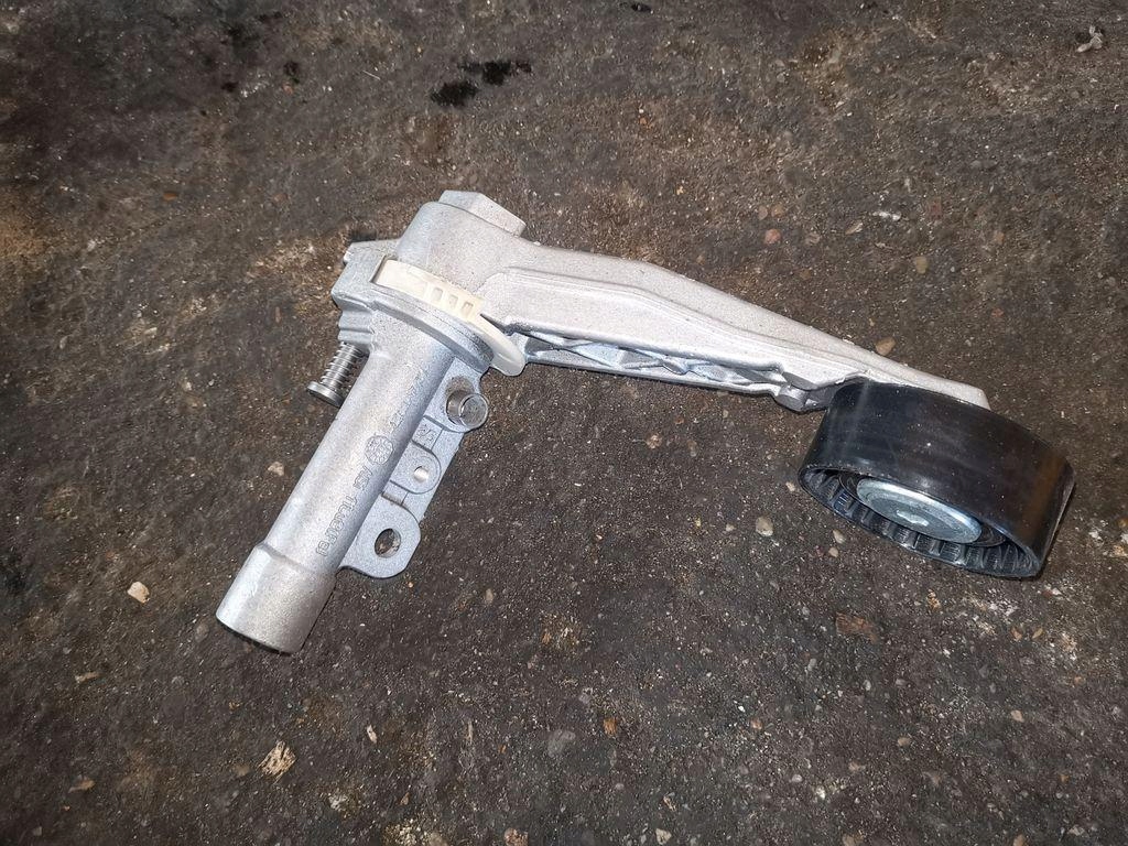 Купити Натягувач ремінь генератора mini cooper r56 7571015 1.6l бензиновий 2011