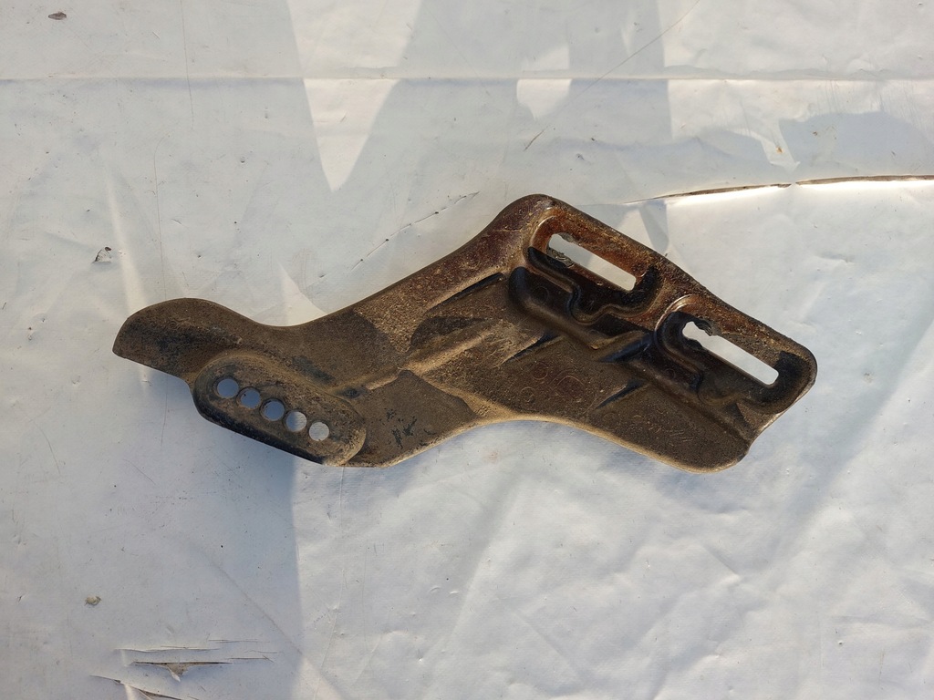 фото №1, Направляющая кронштейн подкрылок правое peugeot 208 eu