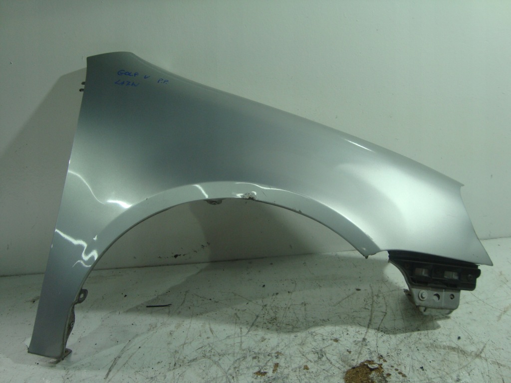 фото №1, Крила правий перед vw golf v la7w 03-