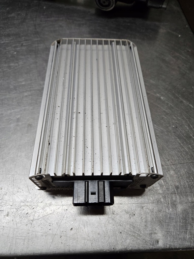 фото №1, Audi a8 d3 усилитель 4e0910223f