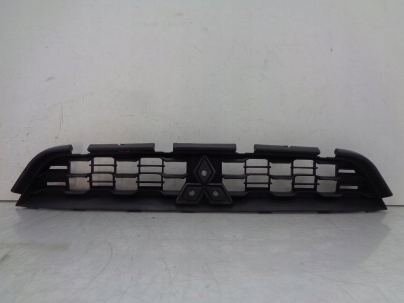 фото №1, Mitsubishi asx решётка радиатора середина бампер перед