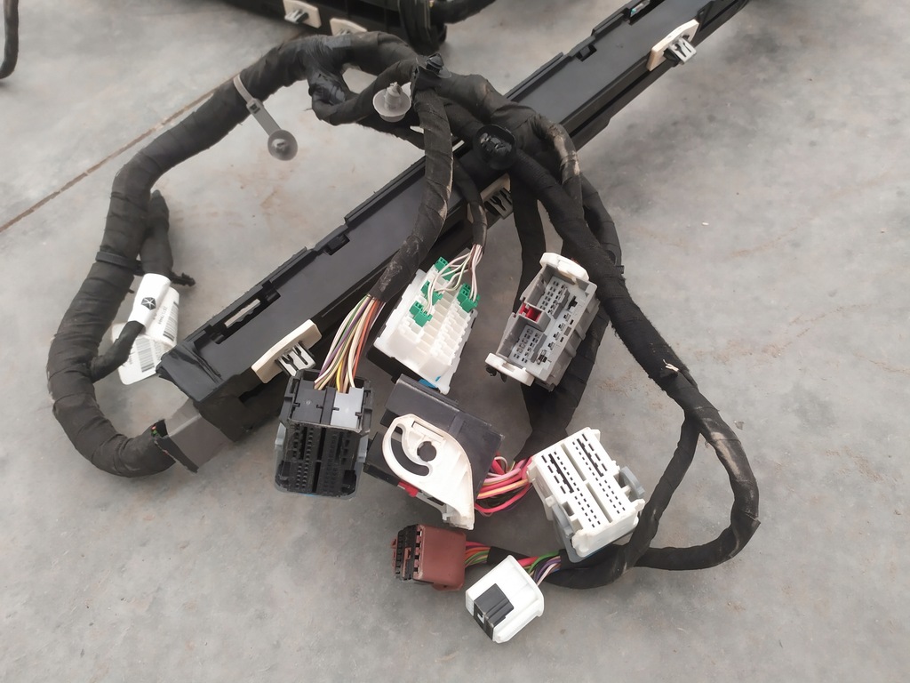 фото №8, Ram 1500 19- жгут электропроводка кабины 68410722aa