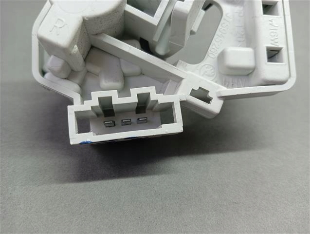 фото №8, 3t5945260 вкладыш лампы крышки superb ii sedan правый