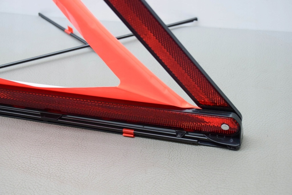 фото №7, Треугольник bmw 3 e90 6770487 2008