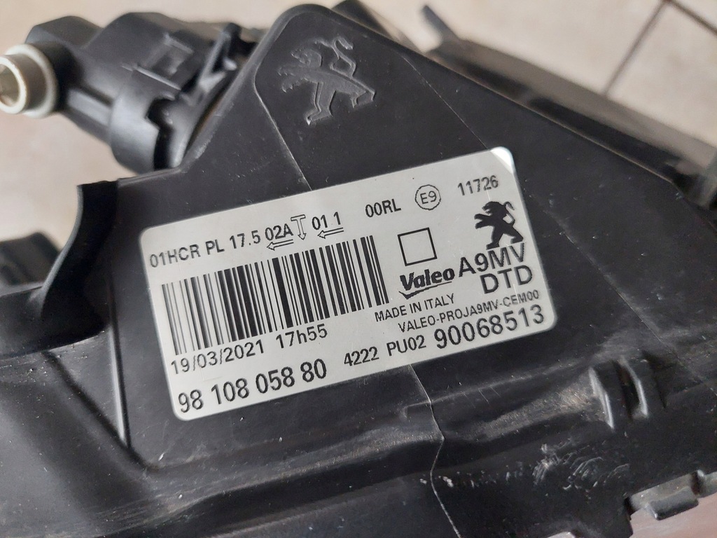 фото №11, Правая лампа - линза - led - peugeot 208 - lift - 15-18