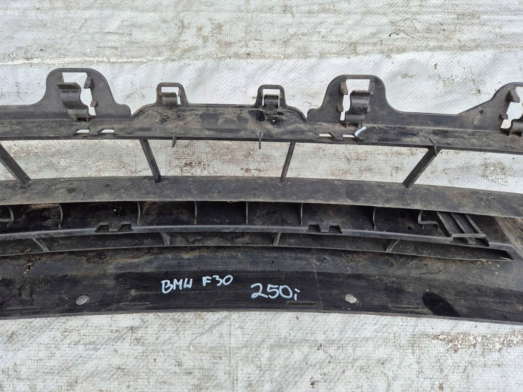 фото №16, Bmw 3 f30 f35 f31 12- решётка средняя бампера передний