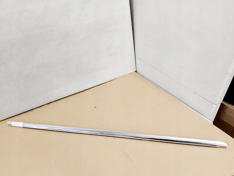 фото №1, S-type молдинг уплотнитель дверь правый задняя хром