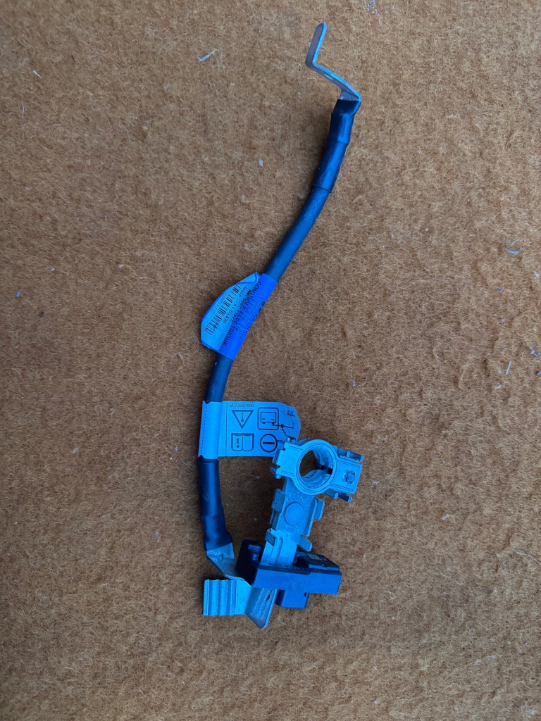 фото №1, Renault clio v 2019 клема мінусова запобіжник sandero iii 240804252r