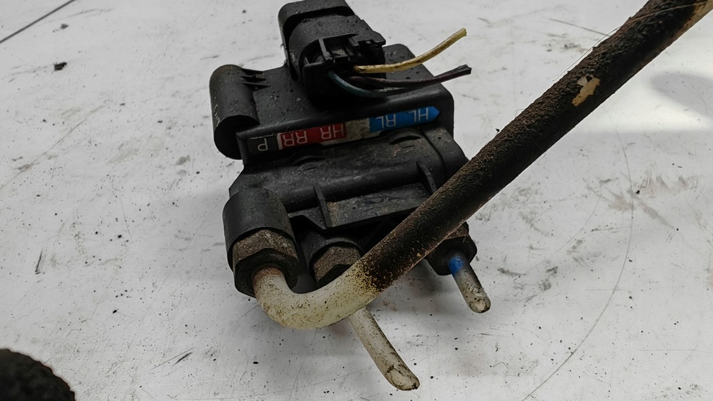 фото №6, Молдинг распределитель клапан airmatic mercedes w212 w251 w164 a2513200158