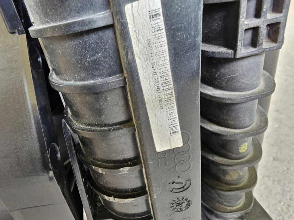 Комплект радиатор вентиляторы audi a8 d5 60 tfsi e quattro 462 km Доставка