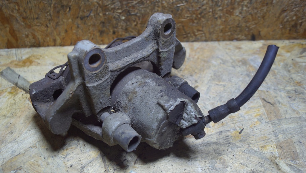 фото №10, Суппорт тормозной левый перед audi tt 8n