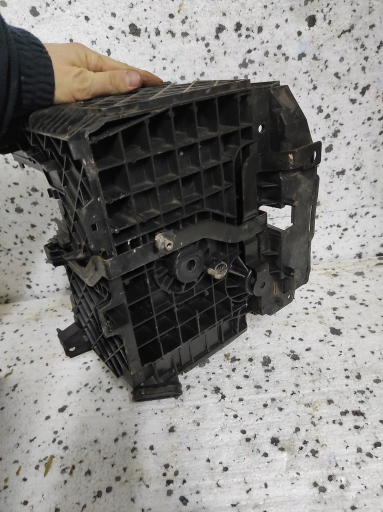 фото №7, Renault trafic iii основание аккумулятор 244465670r