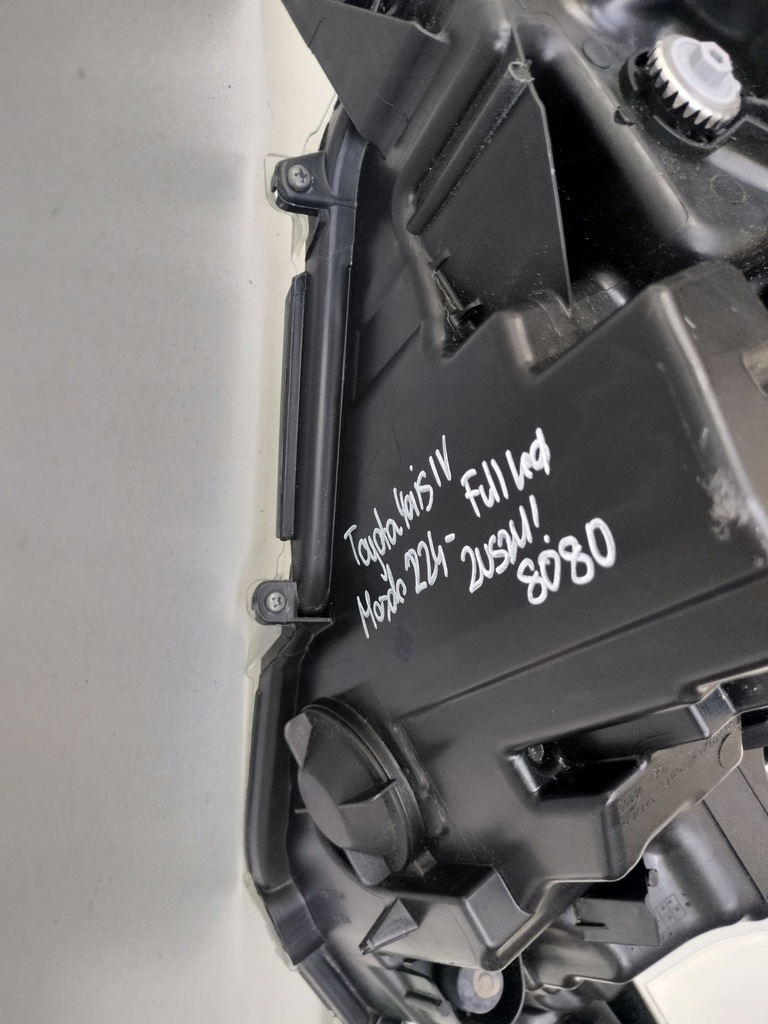 фото №9, Лампа левая фара toyota yaris iv 20- full led mazda 2 24-