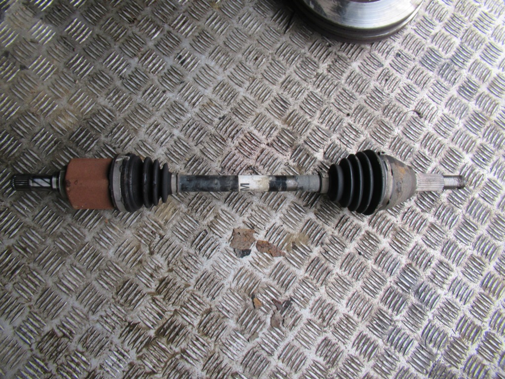 Купить Nissan juke 1 рестайлинг  2015 r. 1.2 dig-t приводной вал левая