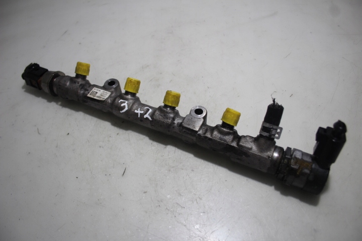 фото №1, Молдинг впрыскная skoda roomster lift 1.2tdi