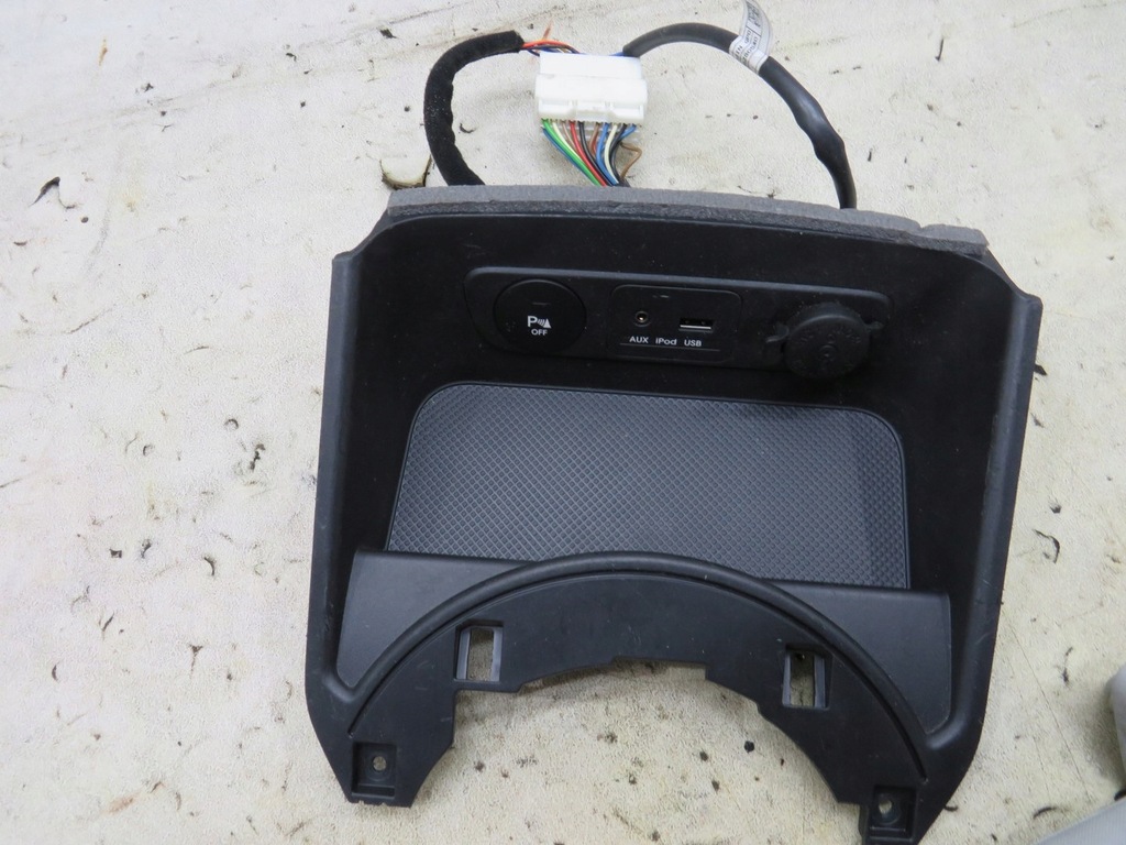 фото №1, Роз'єм з'єднувач usb 12v kia sportage iii