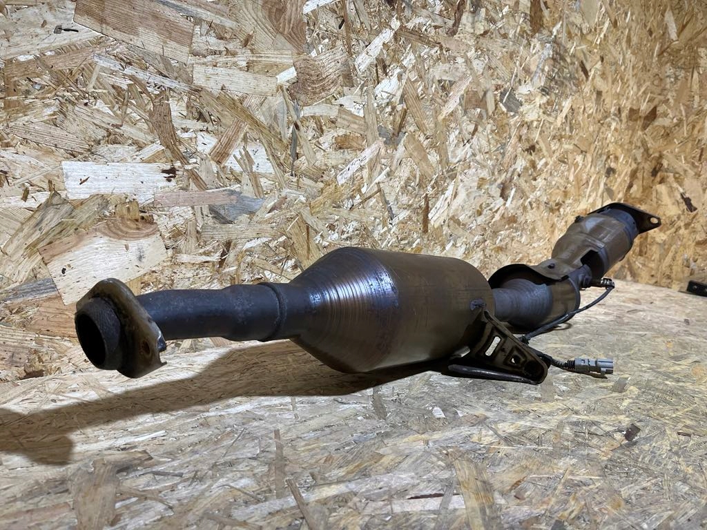 Каталізатор + датчик toyota 1.8 gp1 tc9 33717 оригінал демонтаж Доставка