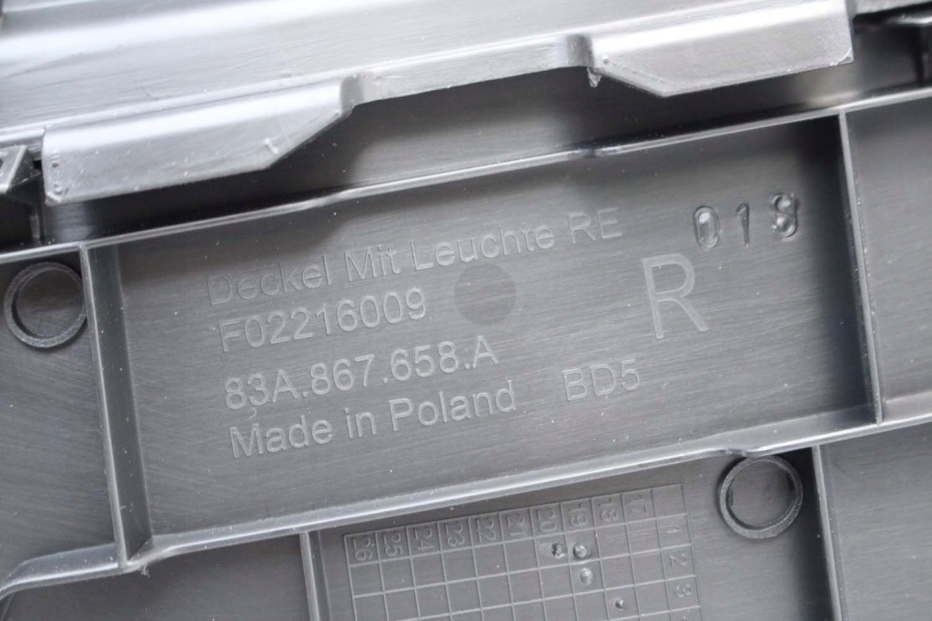 фото №9, Audi q3 f3 обшивка крышки багажника 83a867606 83a867979a 4pk чёрный обивка