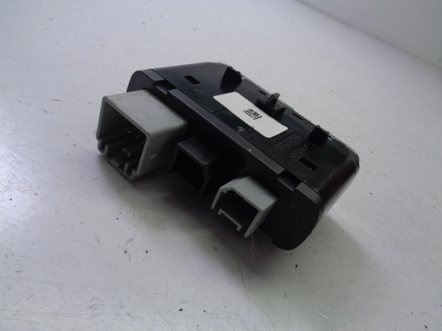 Роз'єм aux usb alfa romeo stelvio 2016- Доставка