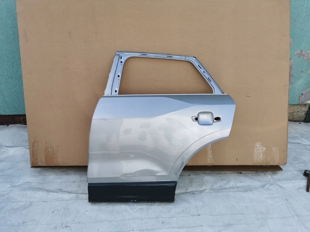 фото №1, Audi q2 81a 2017- дверь левая задние левый задняя