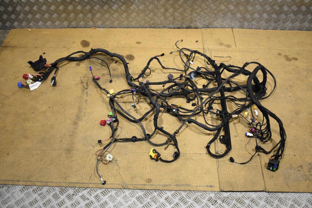 фото №1, Idealna електропроводка консолі проекційний дисплей porsche panamera 976 1